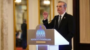 Presidente crea «gabinete» de control y transparencia del gasto público RD