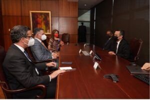 Presidente de la SCJ se reúne con representantes del CONEP y la AIRD