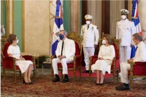 Presidente Abinader recibe cartas credenciales embajadores Panamá y Turquía