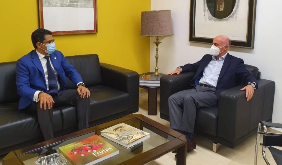 Julio César López realiza visita de cortesía al Embajador de España en RD