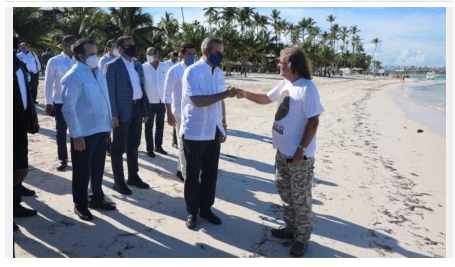 Abinader anuncia medidas contra el sargazo y plan de regeneración playas