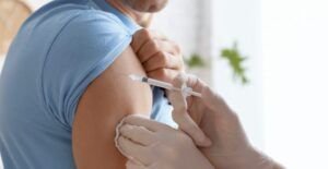 Rusia desarrolla vacunas combinadas contra COVID-19 y gripe y contra sarampión