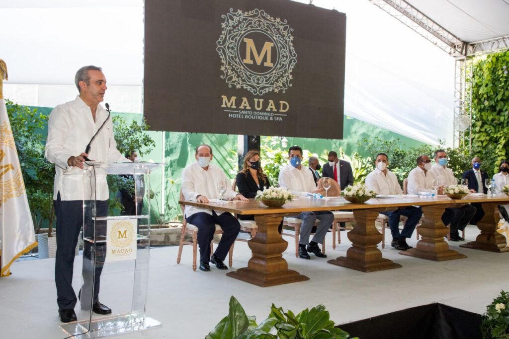 Mauad 06 Abinader inicia construcción de hotel en Gazcue y anuncia Fase II Rehabilitación Ciudad Colonial
