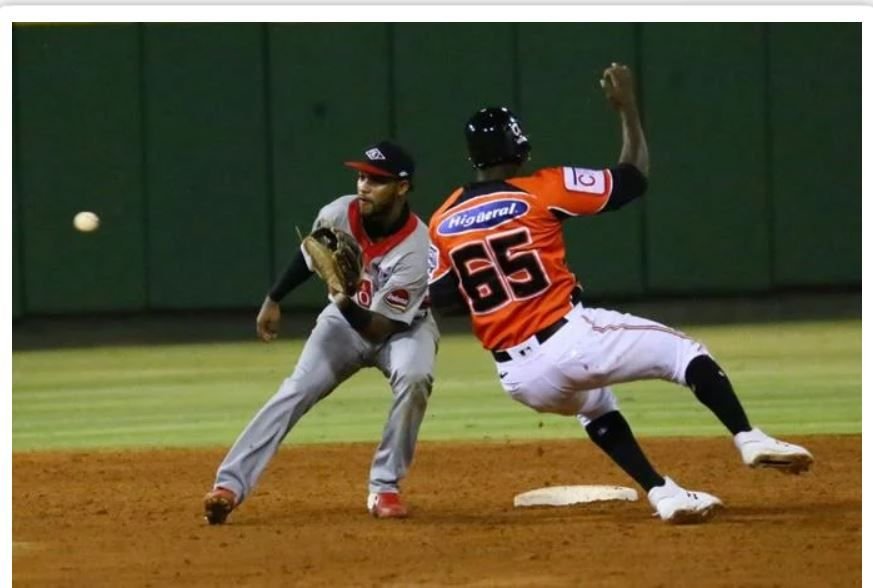 Toros se miden al Licey en un tercer choque seguido