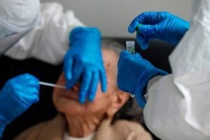 Salud reporta 613 nuevos casos de COVID y notifica tres muertes