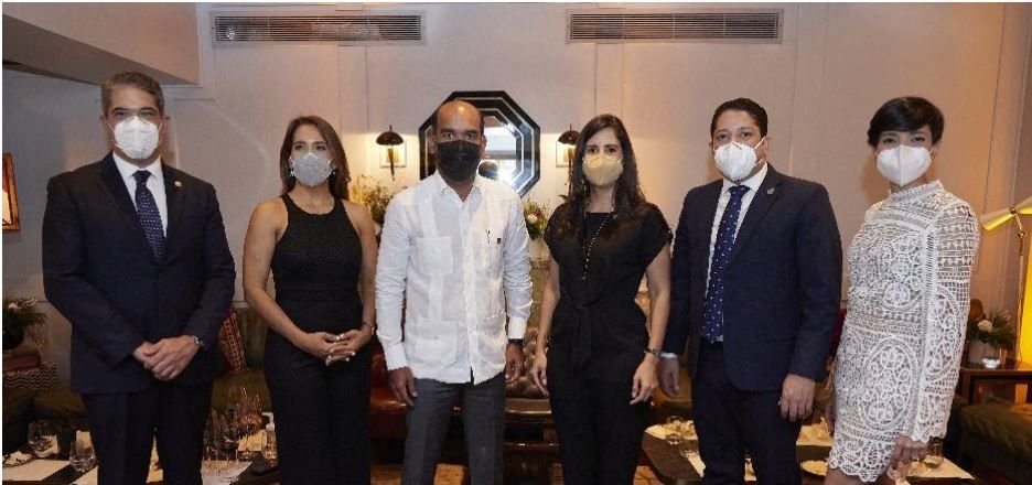 Seguros Reservas relanza seguro de salud internacional