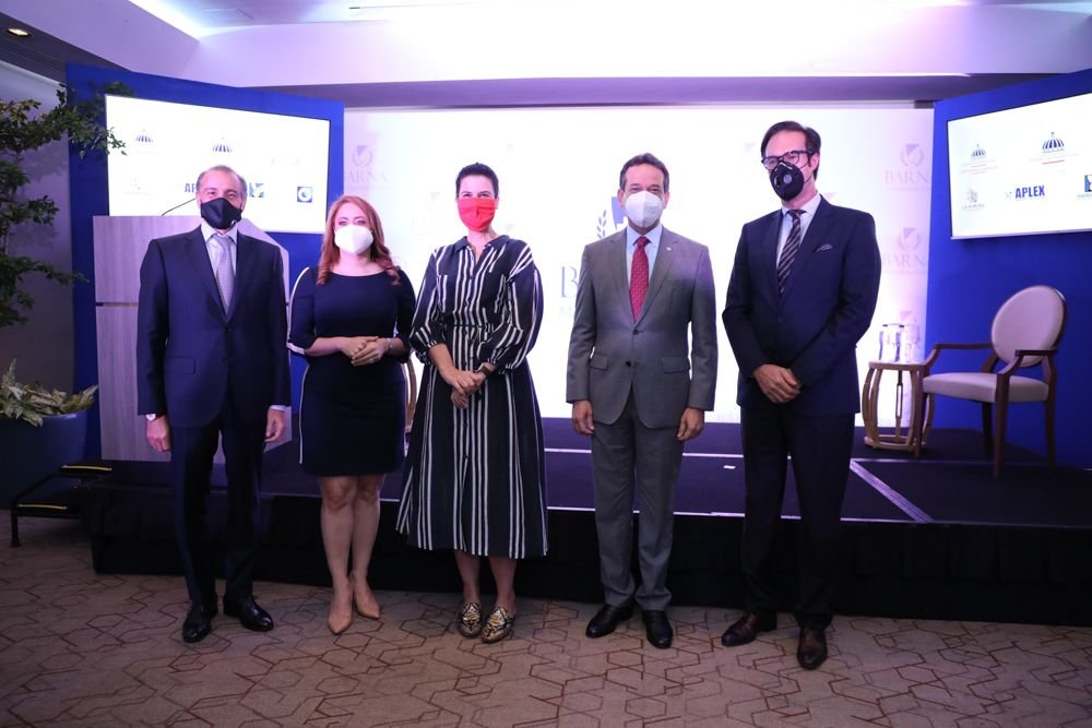 Primer libro de emprendimiento dominicano