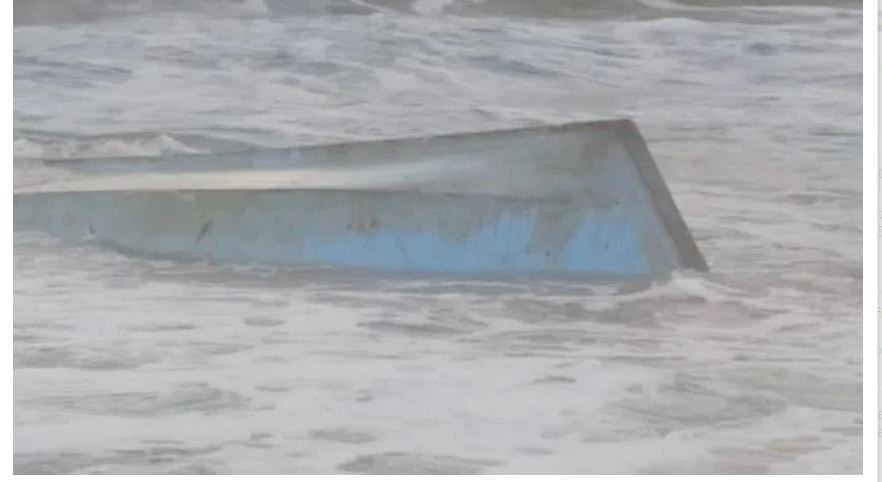 YOLA 1 Miembros de la Armada localizan cinco cadáveres de yola que zozobró