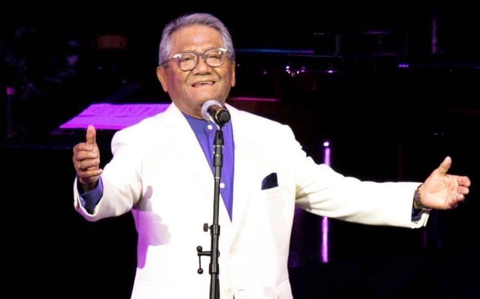 Con ventilación mecánica está el cantante Armando Manzanero