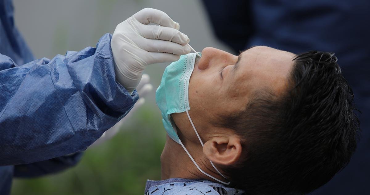 Repuntan casos diarios COVID-19 en RD; reportan 1,322 y dos muertes