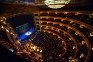 Un total de 125 cantantes de 32 países pasan a la final del Concurso Viñas