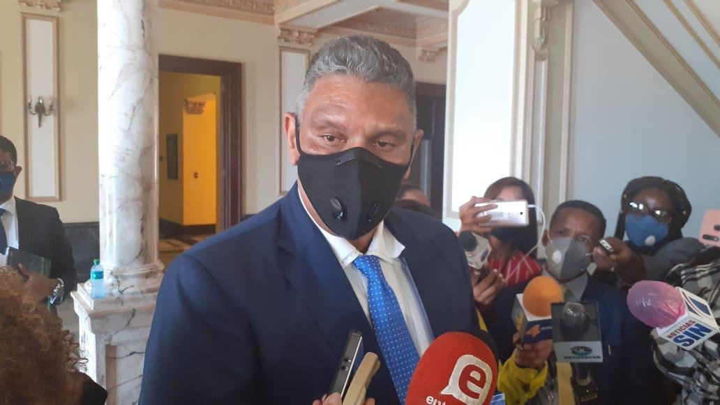 Ministro Interior y Policía no liberará horario venta de alcohol, como se hacía antes