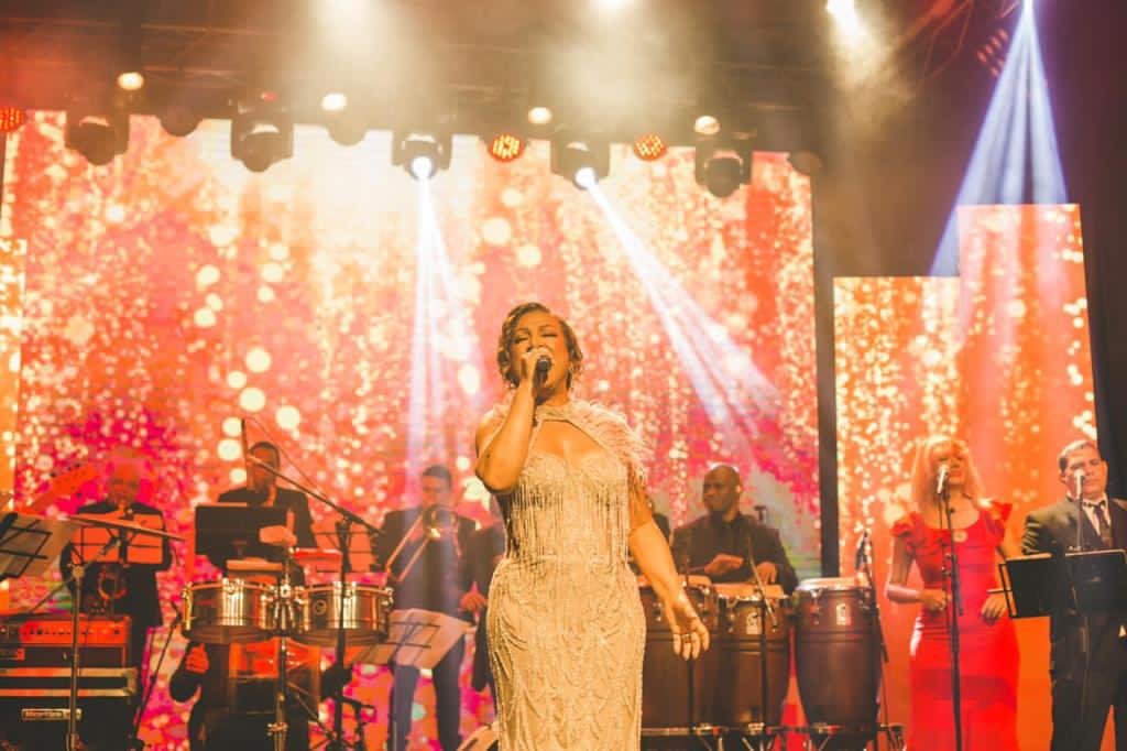 Milly Quezada deslumbra con un espectacular concierto virtual