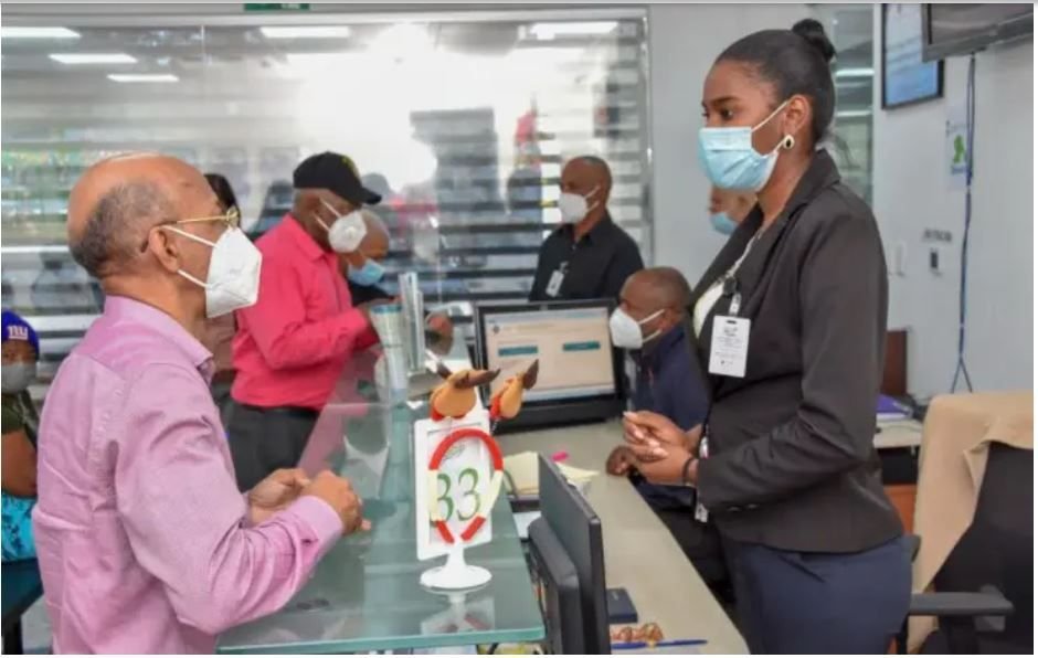 Gobierno inició pago regalía pascual a pensionados civiles y de la Policía