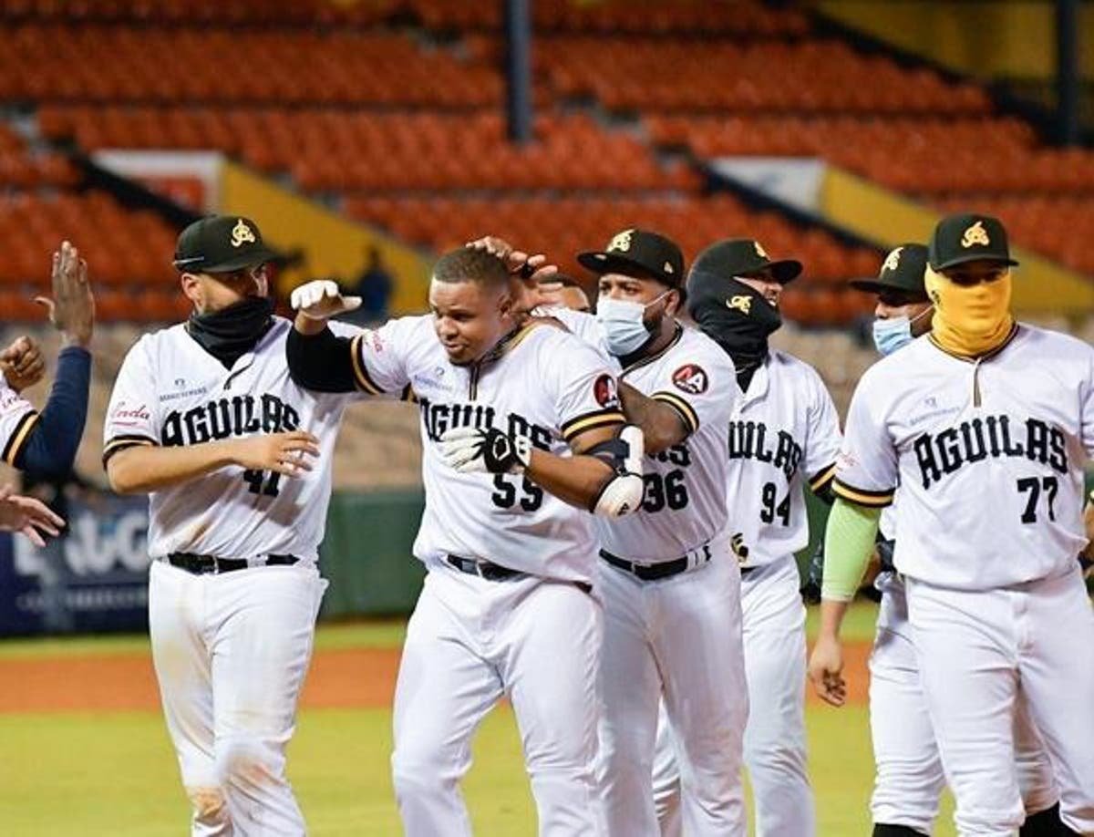 Tejeda pega el hit ganador y las Águilas dejan en el terreno a los Gigantes 2 Tejeda pega el hit ganador y las Águilas dejan en el terreno a los Gigantes