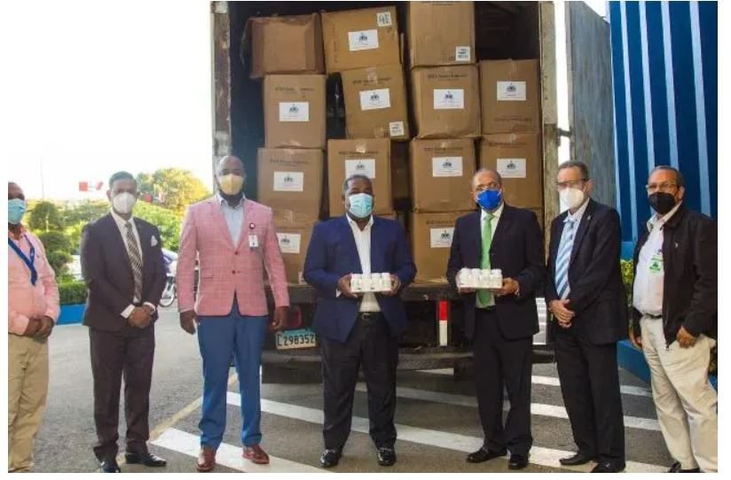 Gabinete de Política Social entrega tercer contenedor de medicamentos al MSP