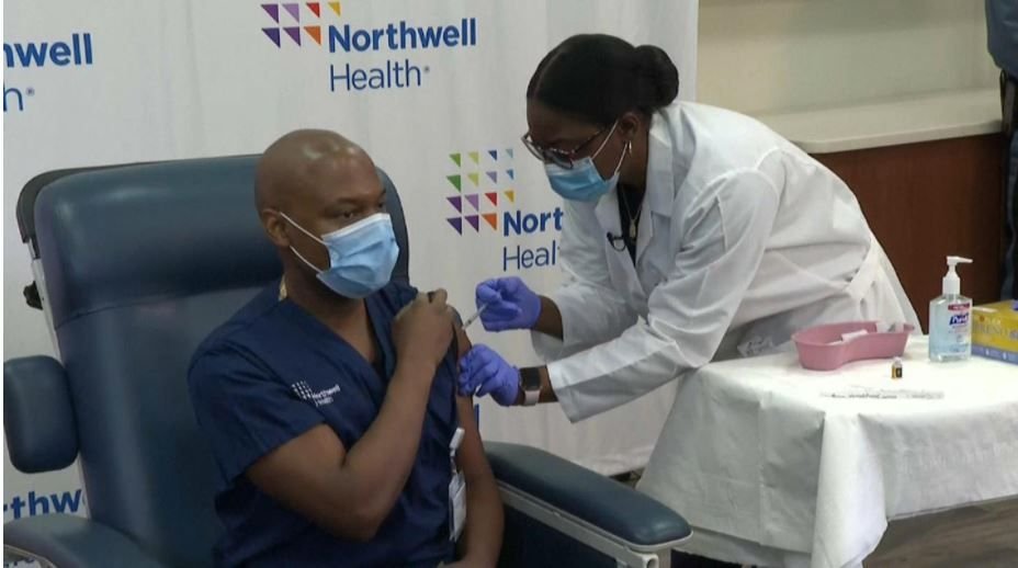 EEUU: Comienza la mayor campaña de vacunación para acabar la COVID-19