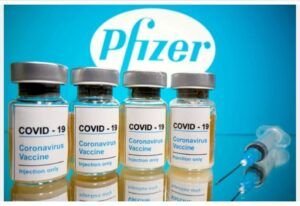 Autoridades sanitarias de EE.UU. dan luz verde a la vacuna de Pfizer