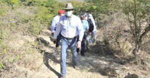 Ministro de Agricultura supervisa estado de cultivos en San Juan