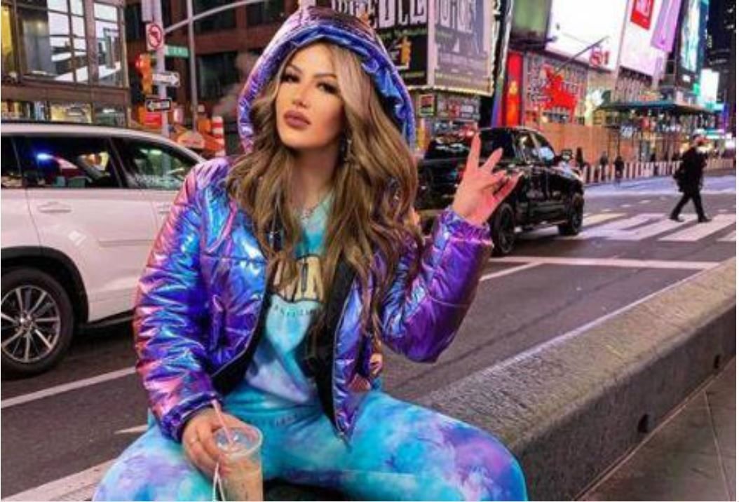 Asaltan fotógrafo de Alexandra MVP; ella aclara no le quitaron nada