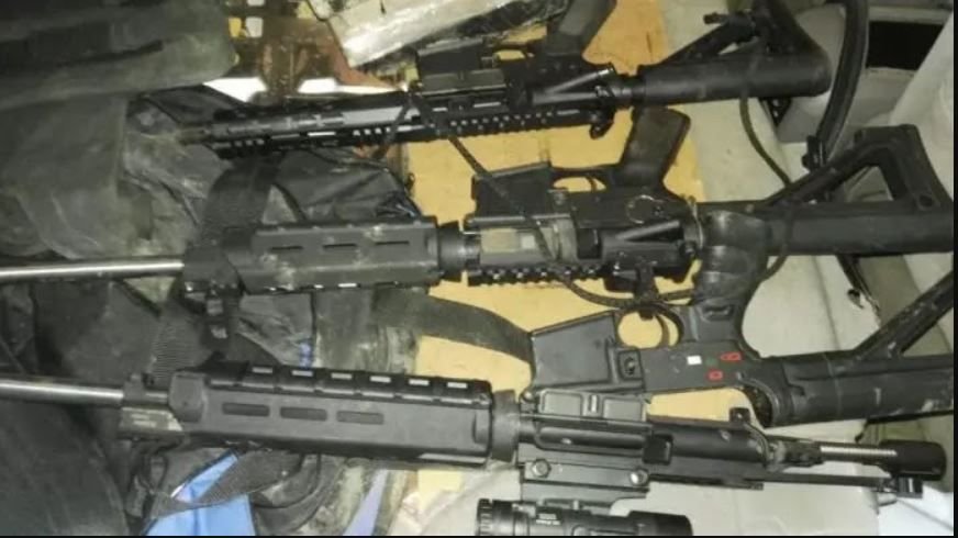 Autoridades ocupan armas y drogas yipeta perseguían desde La Romana 2 Autoridades ocupan armas y drogas yipeta perseguían desde La Romana