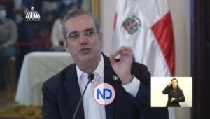 Abinader llama a imitar a Juan Pablo Duarte y evitar corrupción; Camacho pide escarmiento