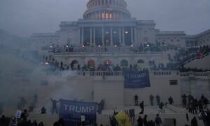 Cuatro muertos y 14 heridos, balance final del asalto al Capitolio de EEUU