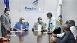 Bagrícola y CEA acuerdan apoyo a colonos azucareros Ingenio Porvenir