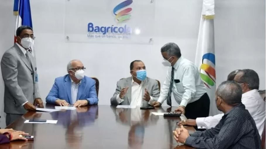 Bagrícola y CEA acuerdan apoyo a colonos azucareros Ingenio Porvenir