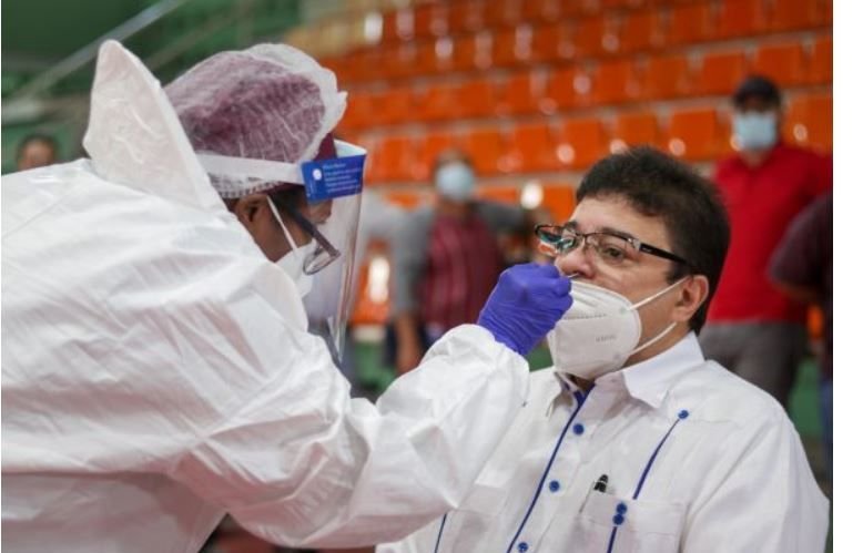 Ministro de Deportes da positivo a la covid-19