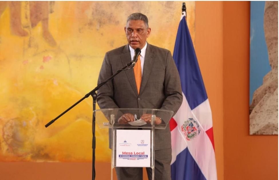 Ministerio de Interior y Policía extiende vigencia de licencia de armas de fuego