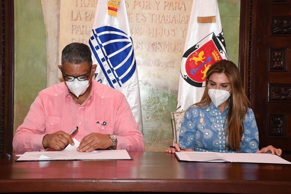 Interior y Policía creará escuela para la formación de policías municipales