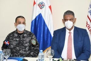 Policías inician 2021 con aumento salarial