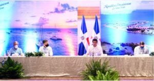 Autoridades y empresarios turísticos analizan situación sector en COVID19