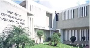 Dermatológico entrega 30 millones de pesos para reforzar prevención del VIH