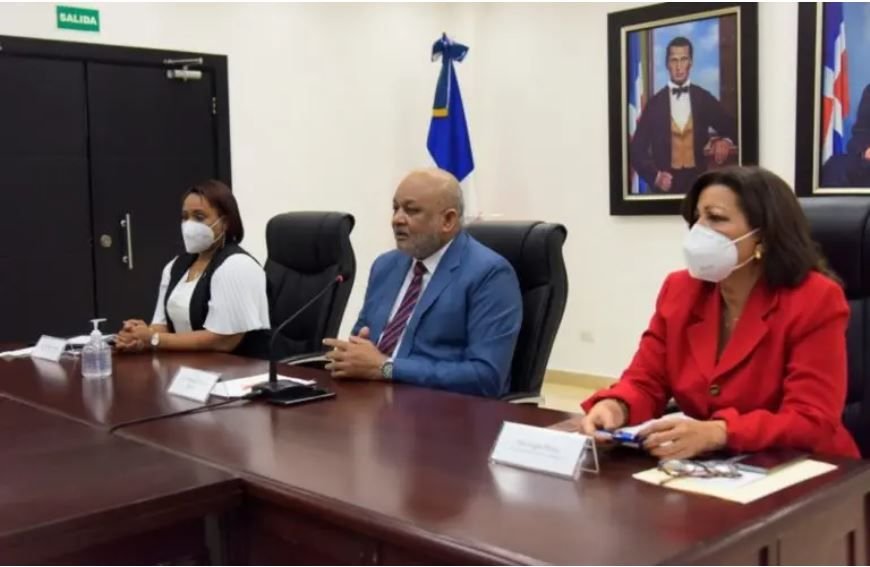 Ministro de Educación asegura todo está listo para el reinicio de clases