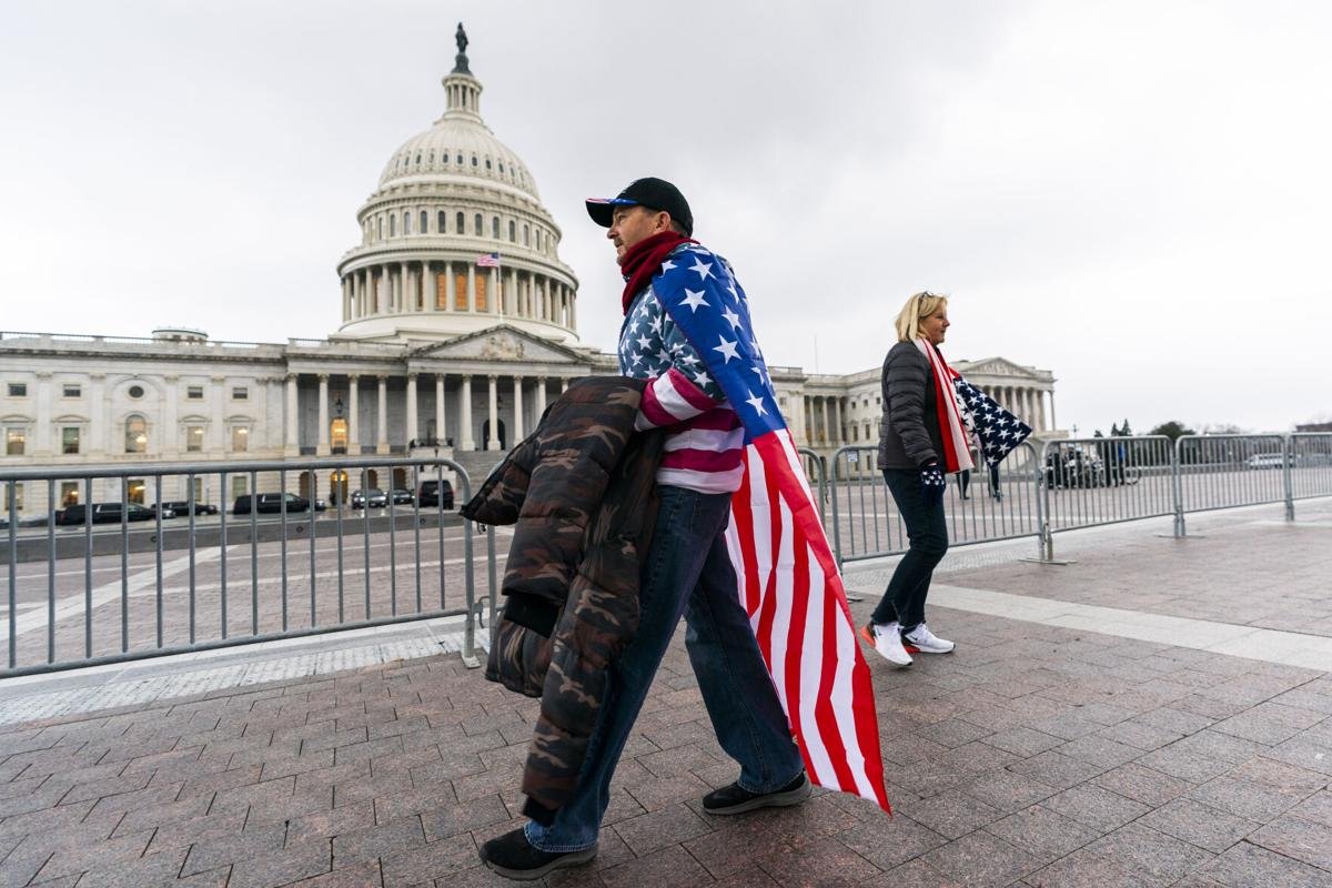 Llegan manifestantes a D.C. antes de confirmación de Biden 2 Llegan manifestantes a D.C. antes de confirmación de Biden