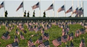 EEUU promedia 3.300 muertes diarias en la última semana tras otro récord