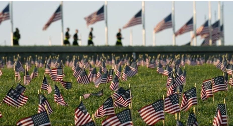 EEUU promedia 3.300 muertes diarias en la última semana tras otro récord