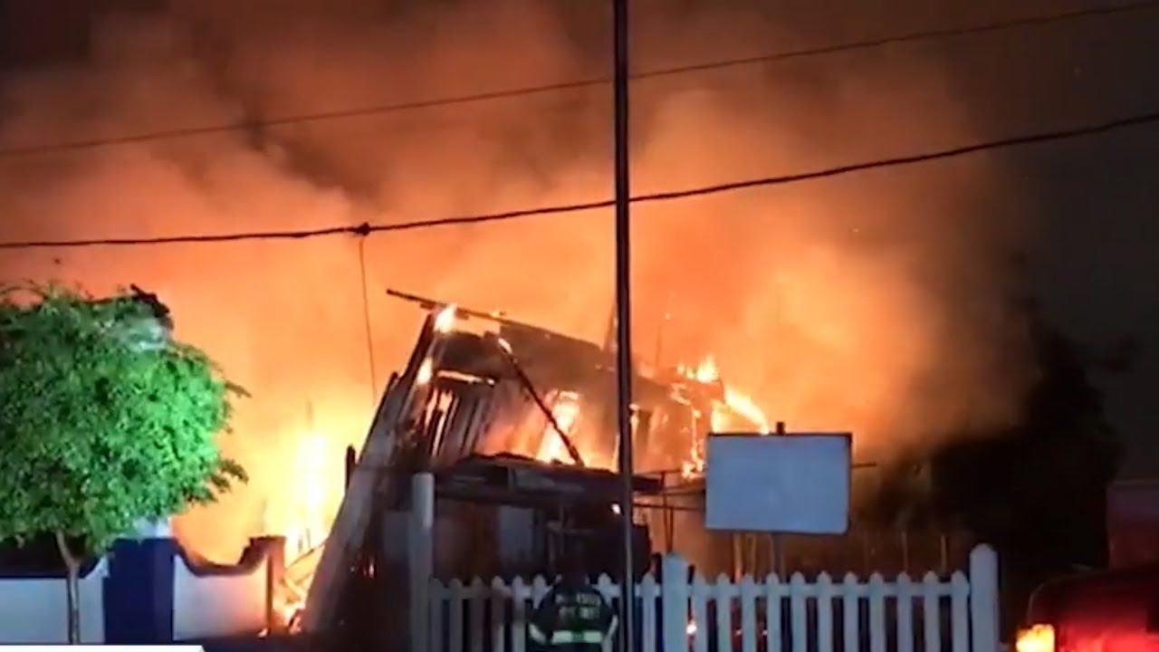 Incendios destruye el local del PRSD en Puerto Plata 2 Incendios destruye el local del PRSD en Puerto Plata