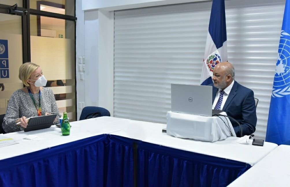 PNUD invita a Roberto Fulcar a presentar el plan educativo dominicano