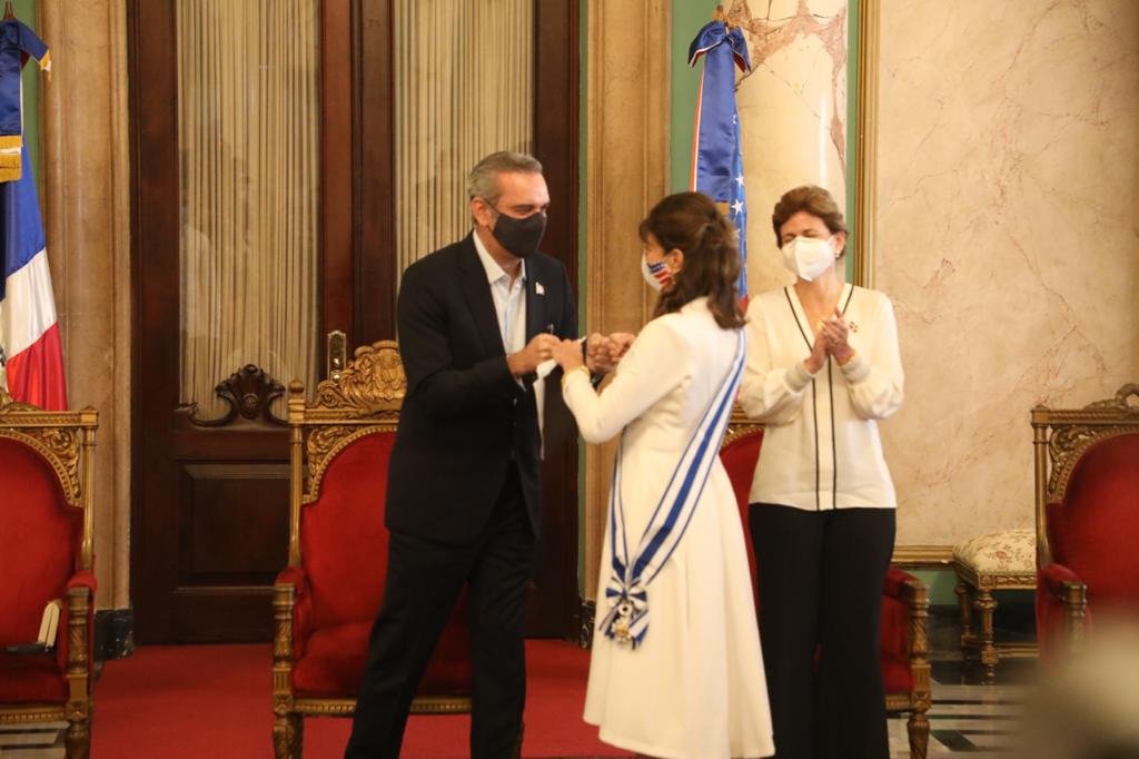 IMG 20210105 WA0009 Abinader otorga Orden al mérito de Duarte, Sánchez y Mella a embajadora de EE.UU.