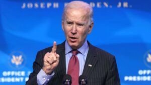 Biden celebra que Trump no vaya a su investidura, pero no pide su destitución