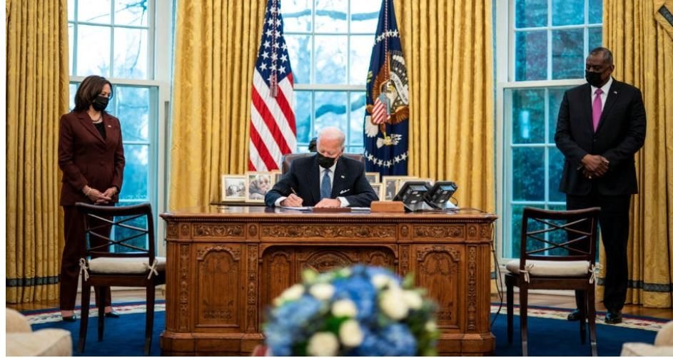 Los países que Biden reimpondrá restricciones a viajes por Covid-19