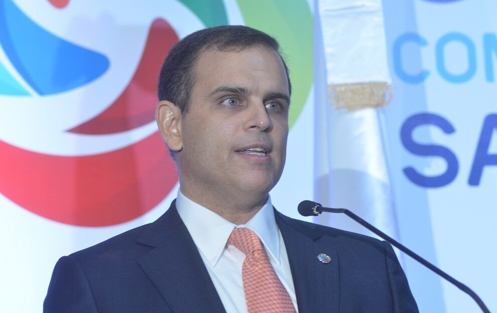 Ministro de Hacienda: “El Gobierno nunca ha contemplado”  impuestos a remesas