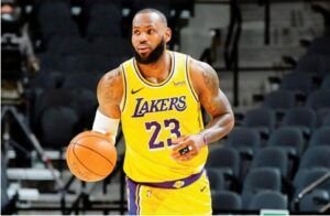 LeBron y Kyrie se destacan en NBA