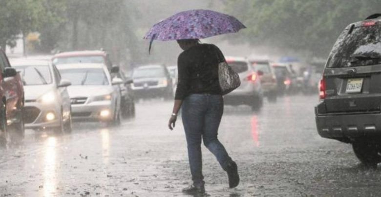 Meteorología pronostica lluvias débiles y oleaje anormal