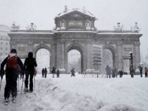 Madrid sigue paralizado tras la histórica nevada