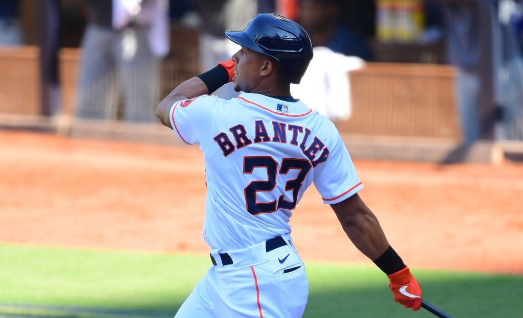 Brantley continuará con los Astros con contrato por dos años