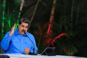 Maduro denuncia el bloqueo de recursos para compra de vacunas contra covid-19